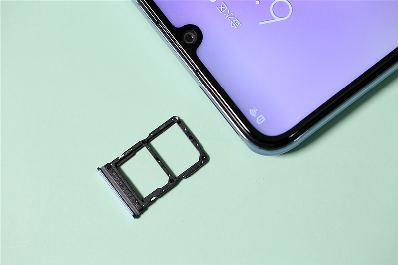 高通首次演示 iSIM 技術,如果演示成功將不再使用 SIM 卡?