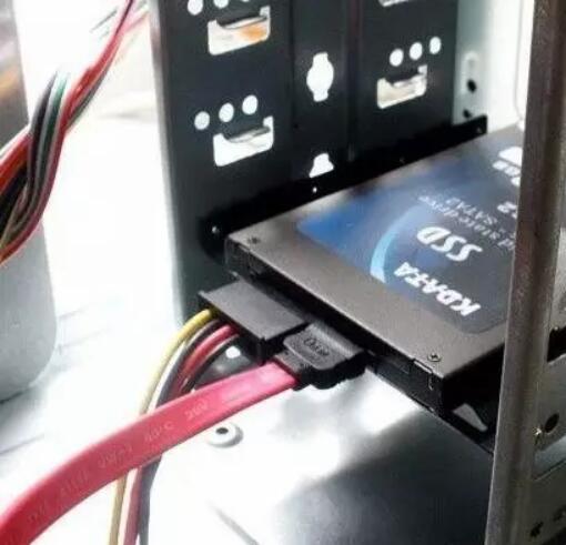 臺(tái)式電腦固態(tài)硬盤(pán)安裝教程