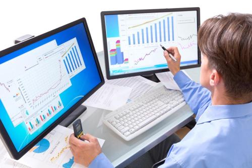  很多用戶都有這樣的體驗：剛剛使用電腦的時候，電腦運行很快，但用了一段時間之后電腦運行就開始變慢。電腦運行慢怎么辦？下面就讓小編為大家帶來如何解決電腦運行慢的問題。